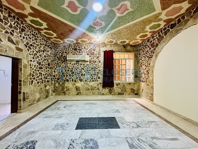 Spacious Studio | Near Bus Stand | on Main Street - Image 2