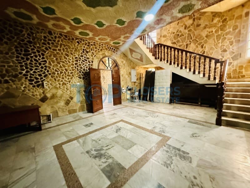 Spacious Studio | Near Bus Stand | on Main Street - Image 4