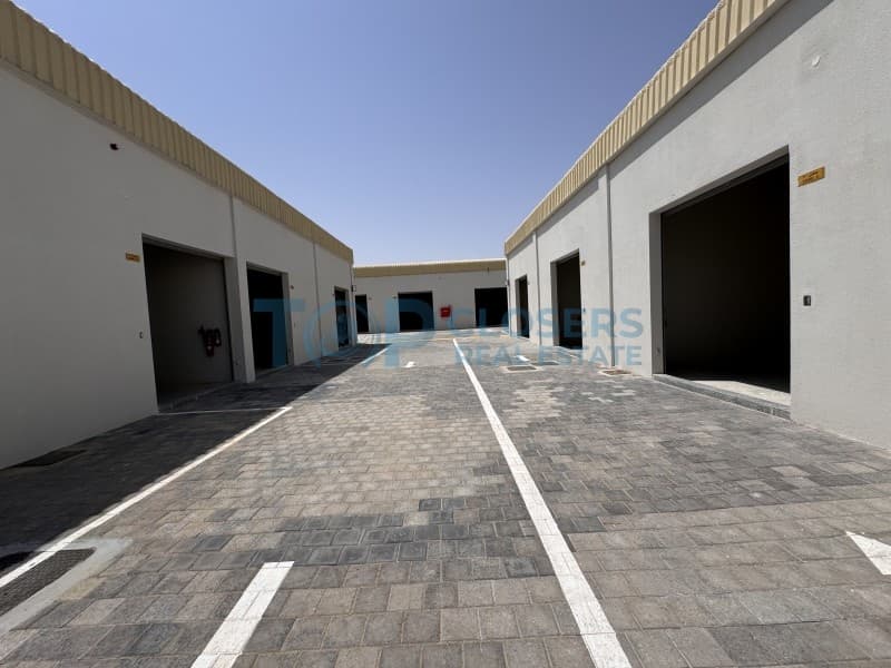 Brand New| Tenancy Contract| Free Parking - Image 1