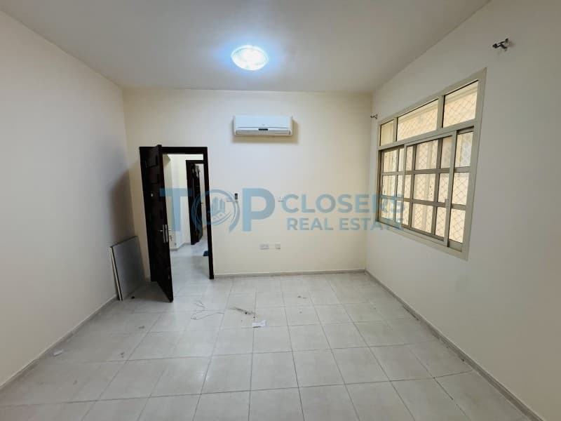 Near Mall & Nesto Market | Ground Floor | Spacious - Image 1