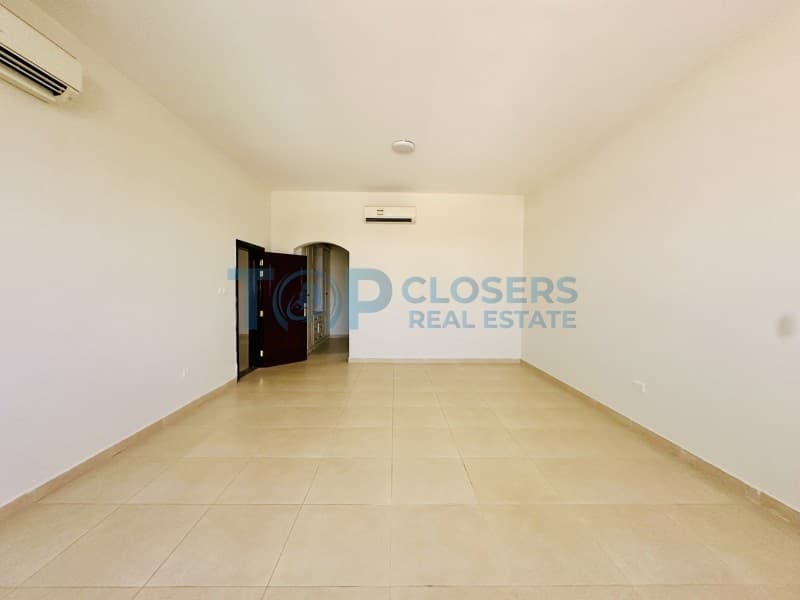 5 Br Well Maintained Villa | with Private Yard - Image 3