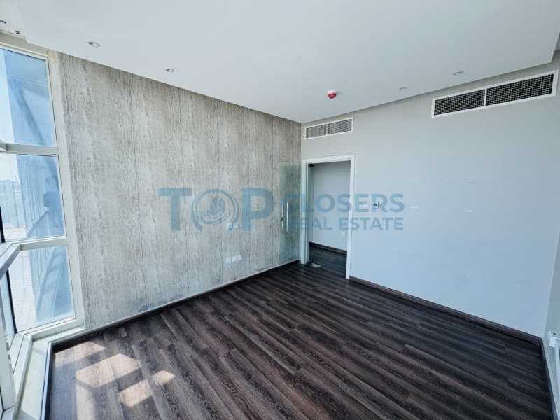 Walking Distance to Al Ain Mall | Free AC | Elevator - Image 1