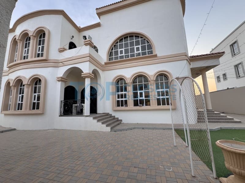 Separate Entrance| Maid,s Room | Shaded Parking - Image 1