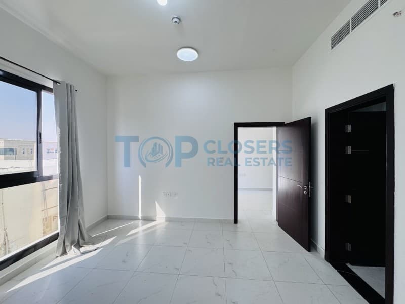 Prime Location | Central Ac Free| Balcony - Image 4