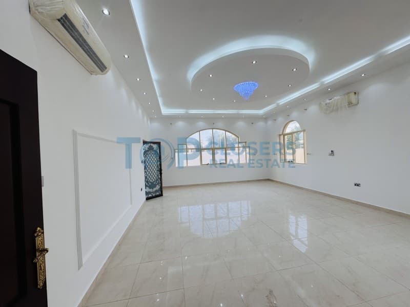 Separate Entrance | Built in Wardrobes| Maid,s Room - Image 3