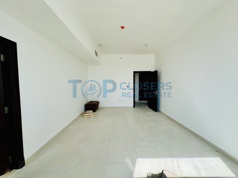 Spacious 3Br | Modern Finishing | Near to Tawam - Image 3