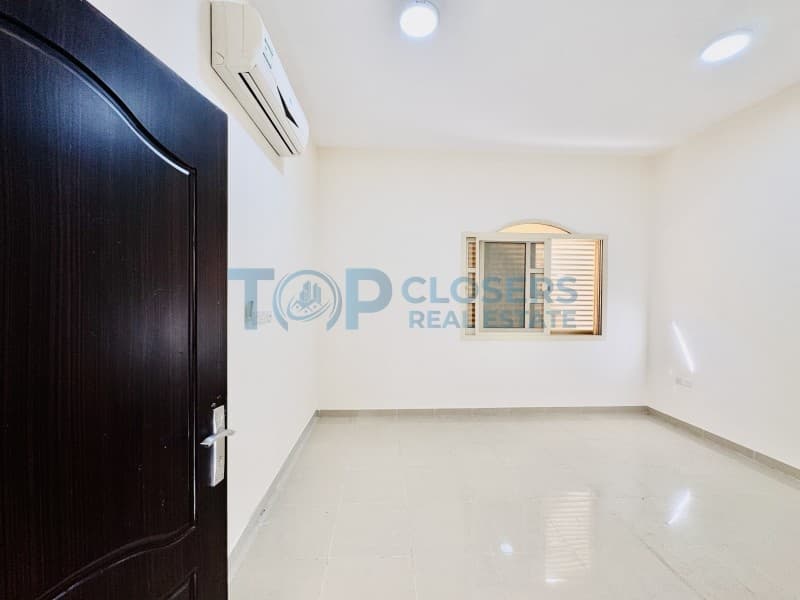 Prime Location | Spacious & Bright | Balcony - Image 1