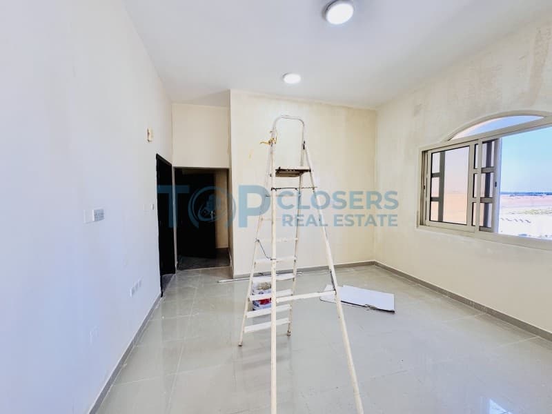 Prime Location | Spacious & Bright | Balcony - Image 4