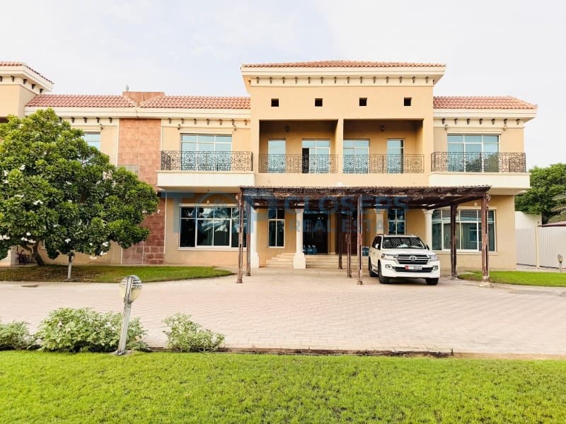 4 Master Br| Shared Swimming & Gym |Prime Location - Image 1