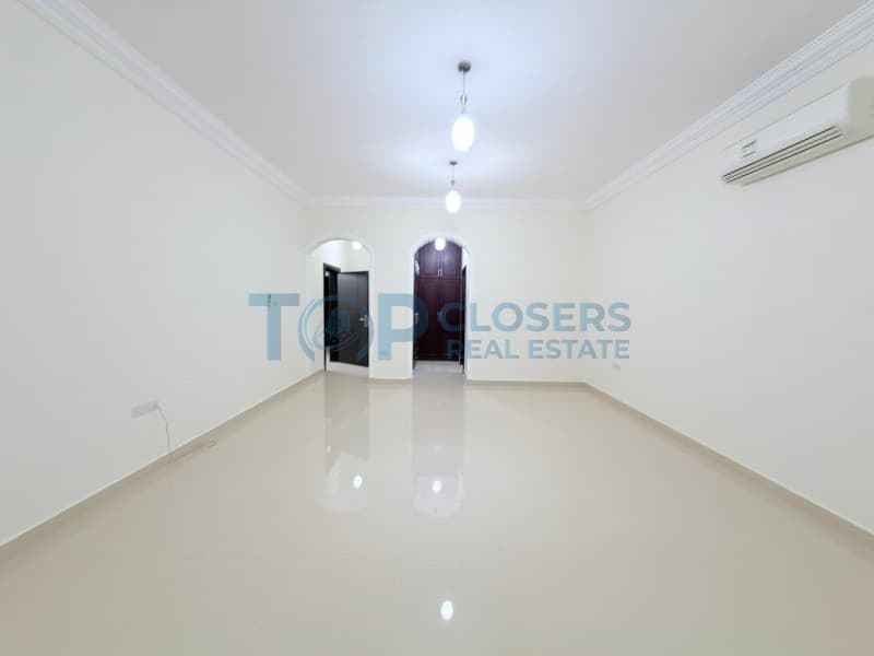 Modern and Luxurious Villa Near Brighton College - Image 2