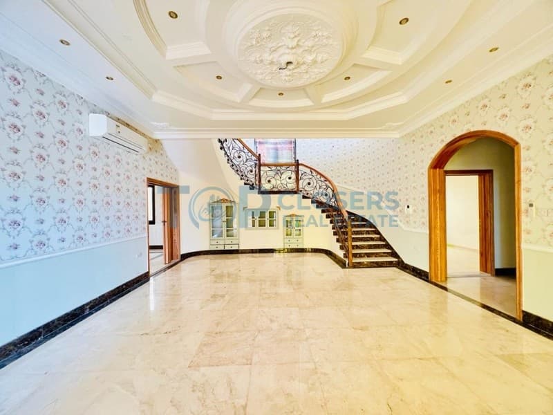 Marvelous Villa| Ideal Location |Driver Room - Image 4