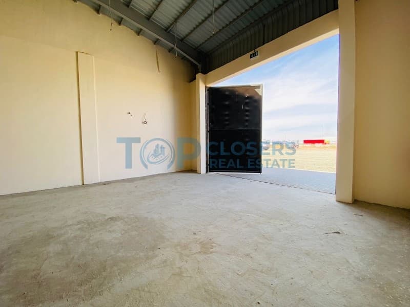 Great Location | Main Street | Free Parking - Image 4