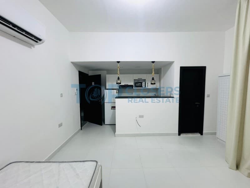 Fully Furnished| Included Electricity & Water ,WIFI - Image 4