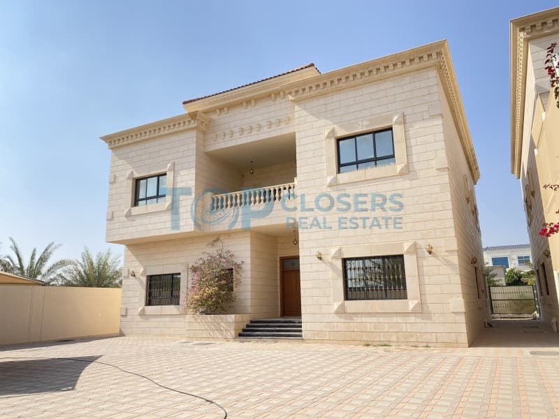 Luxurious Three Floors Villa | Near Stadium | Private Yard - Image 1