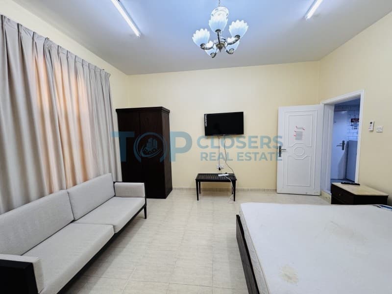 Prime Location | included Electricity and Water, Wifi - Image 1