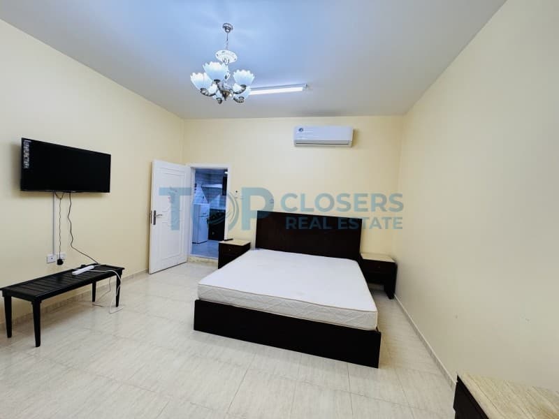 Prime Location | included Electricity and Water, Wifi - Image 3