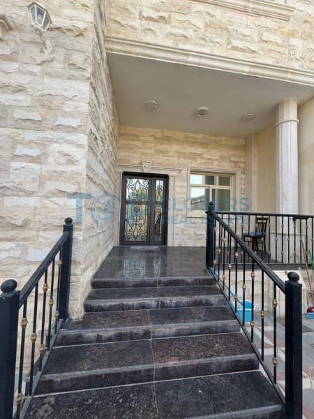 Private Entrance|Include Utilities| Covered Parking - Image 1