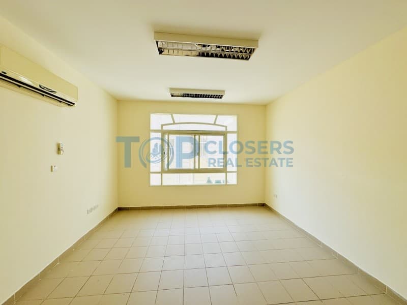 Balcony | Prime Location | Spacious | Bright - Image 4