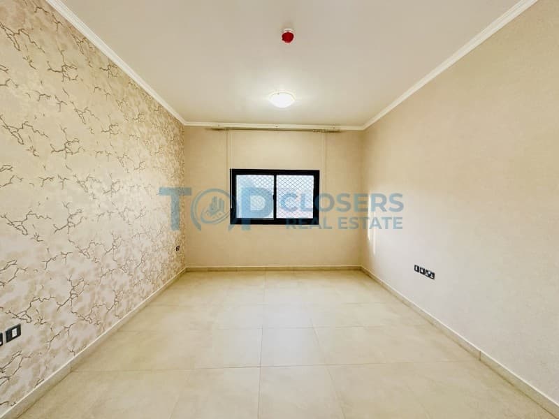 Modern 2 Br | Wardrobes | Elevator | Ready to Move - Image 2