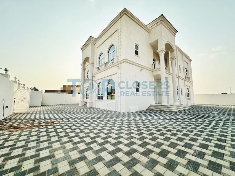 9 Br Brand New | Luxurious Villa | Private Yard - Image 1