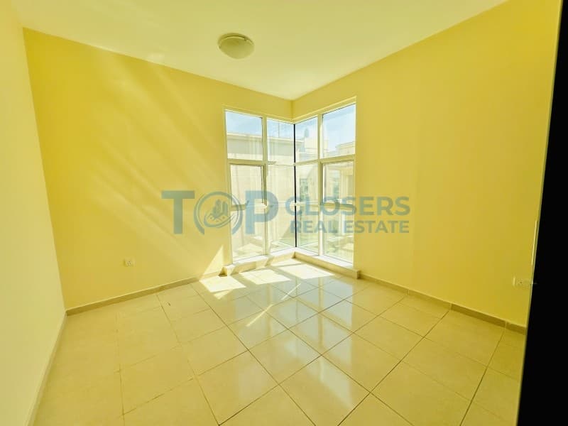 Sunny 2Br | Chiller Free AC | Balcony |Wardrobes - Image 4