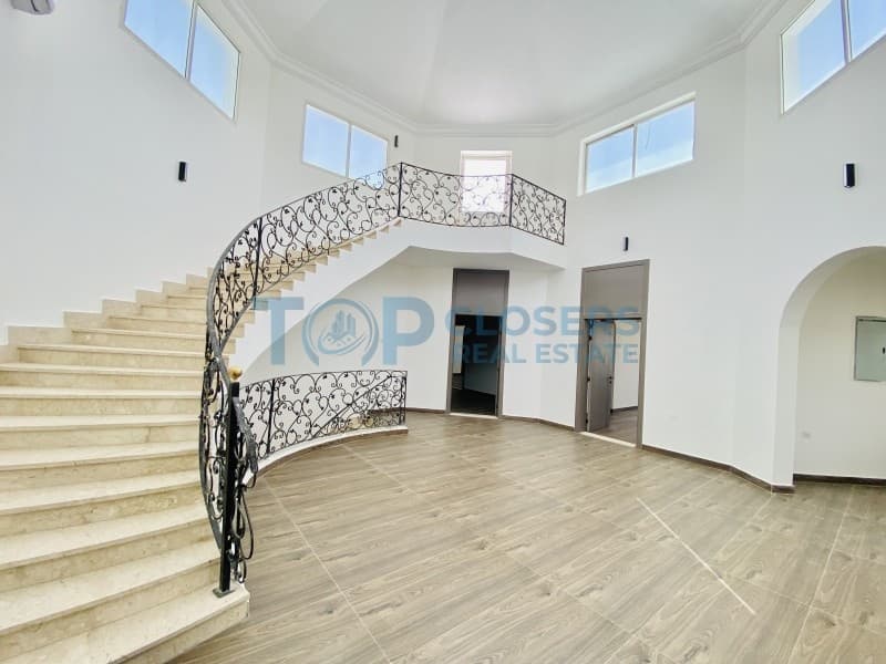 9BED Duplex Villa | Huge Yard | Prime Location - Image 3