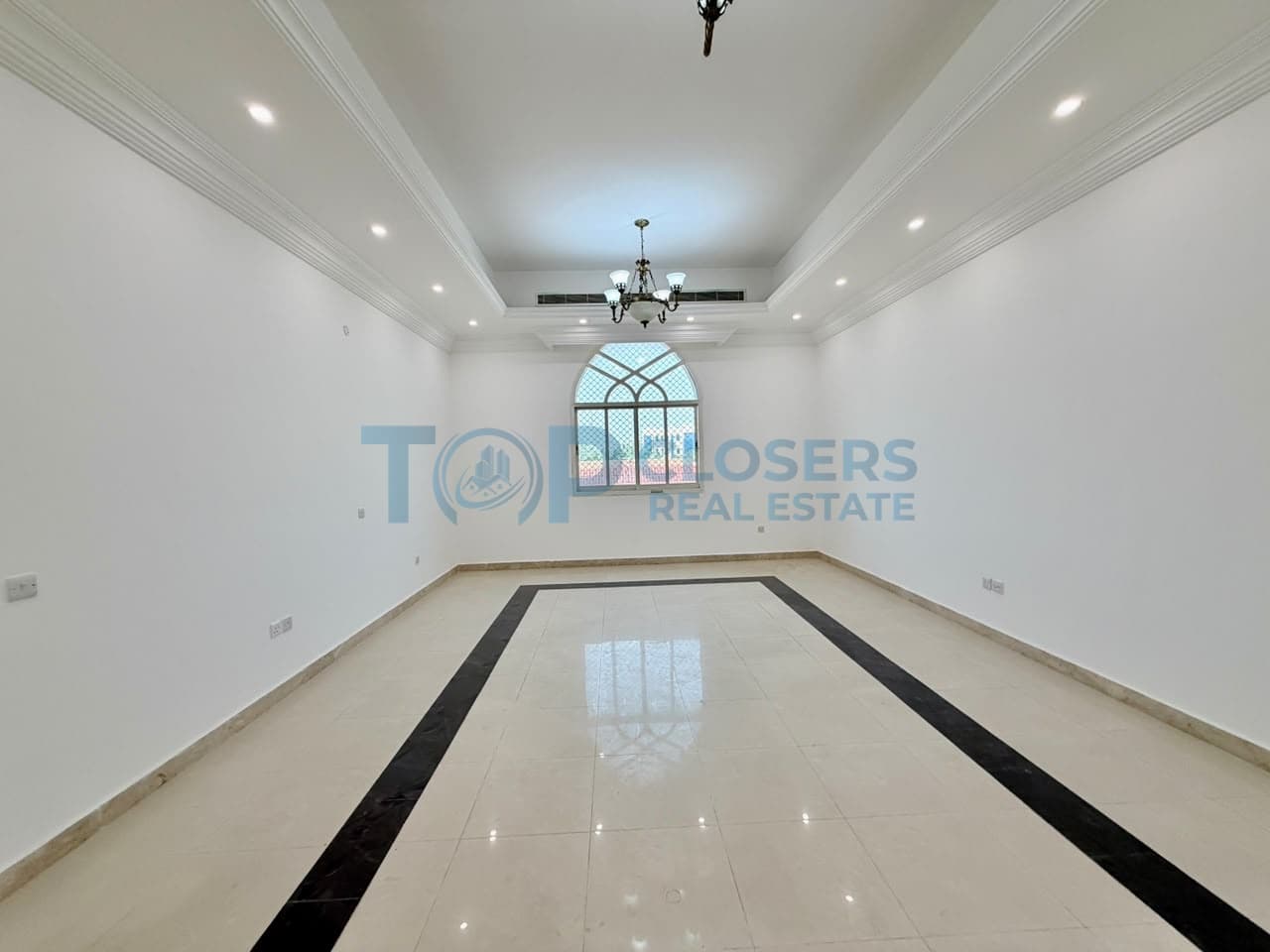 Neat n Clean & 7 Master Br Private Villa| Big Yard - Image 3