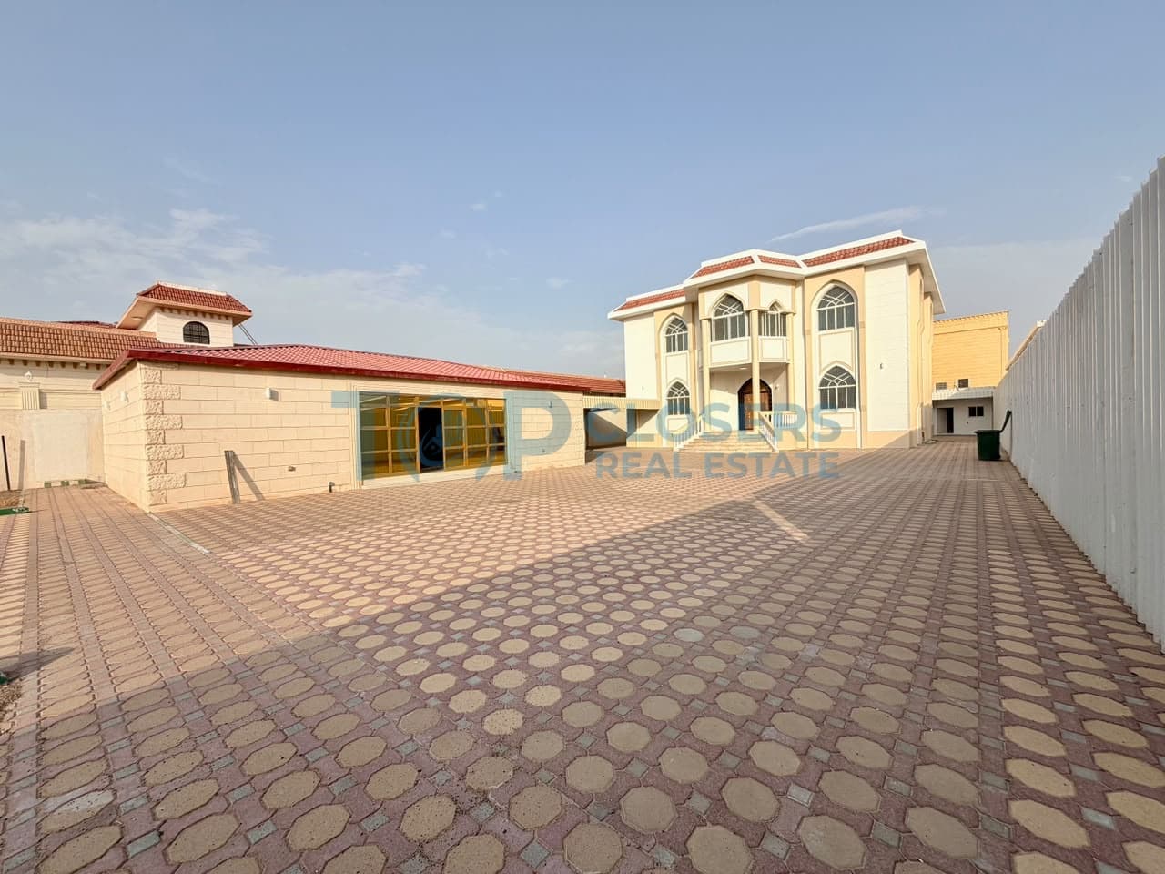 Neat n Clean & 7 Master Br Private Villa| Big Yard - Image 2
