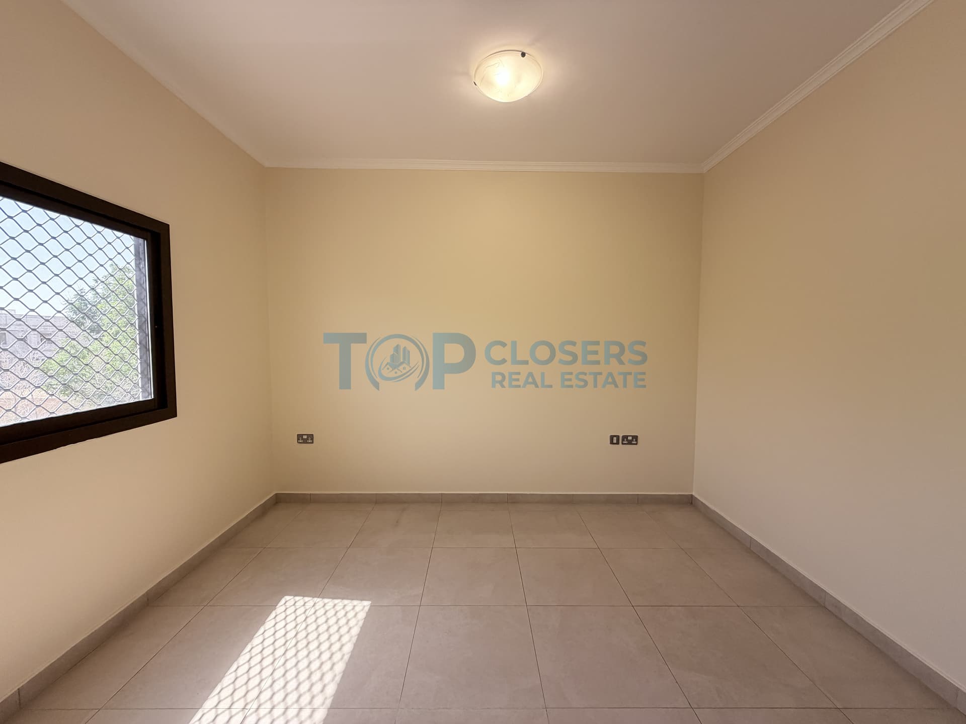 Modern 2 Br Apartment | Near Dubai Exit | Must See - Image 2