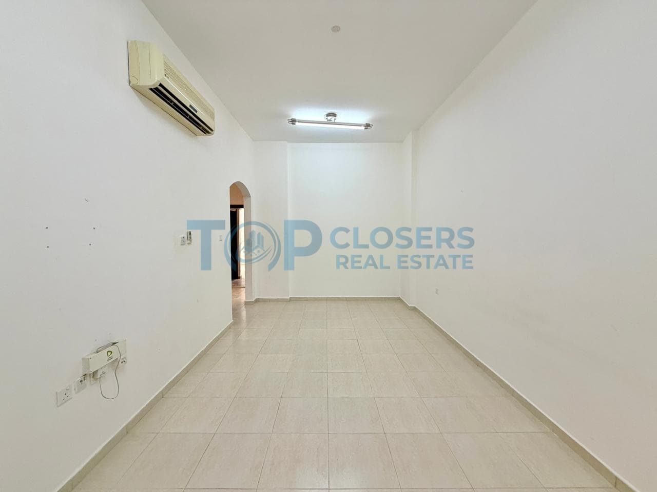 Neat N Clean 2 Br | Ready to Move | Covered Parking - Image 1