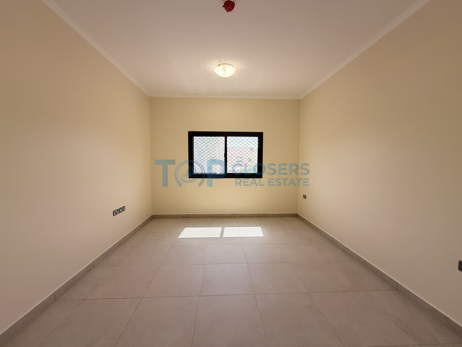 Modern 2 Br Apartment | Near Dubai Exit | Must See - Image 1