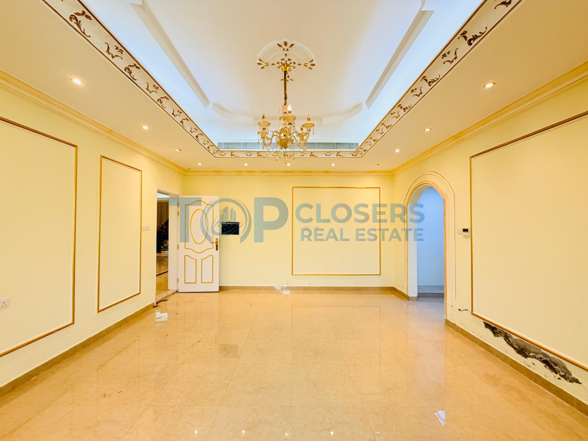 Prime Location | Private Entrance | Balcony | Yard - Image 4