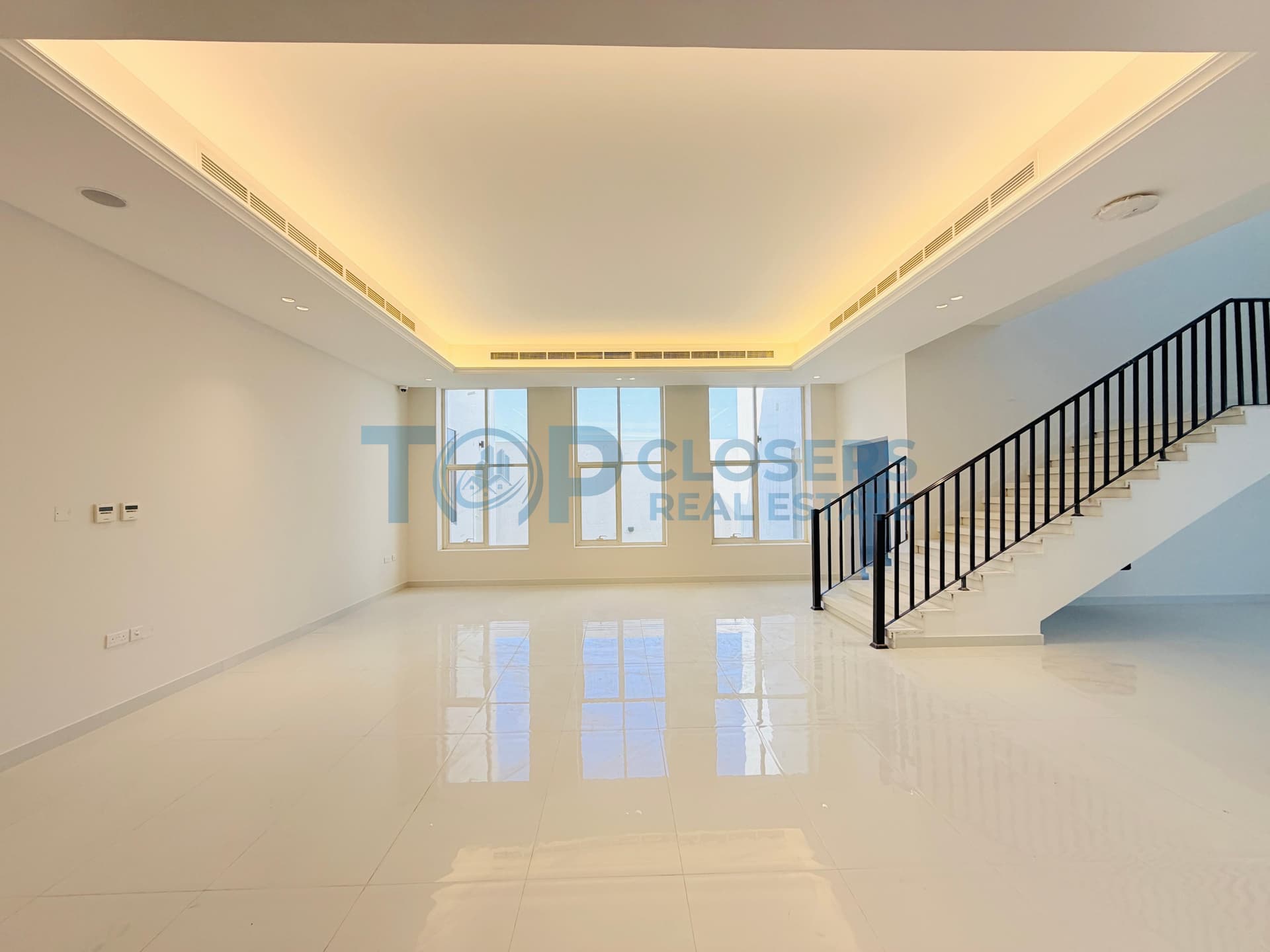 New Villa | Driver Room | Ready to Move In | Yard - Image 3