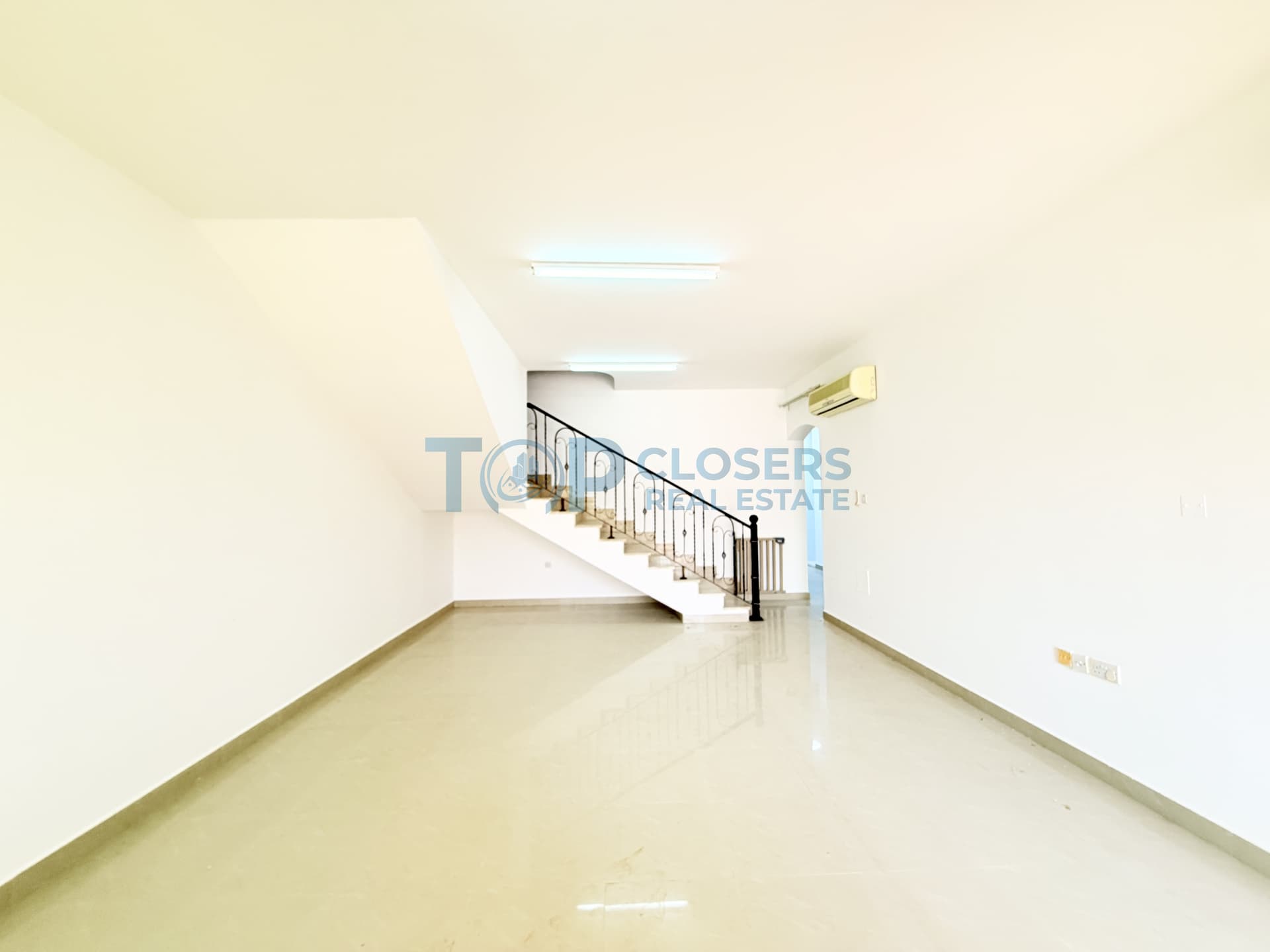 4 Bedrooms | Private Entrance | Tenancy Contract - Image 4