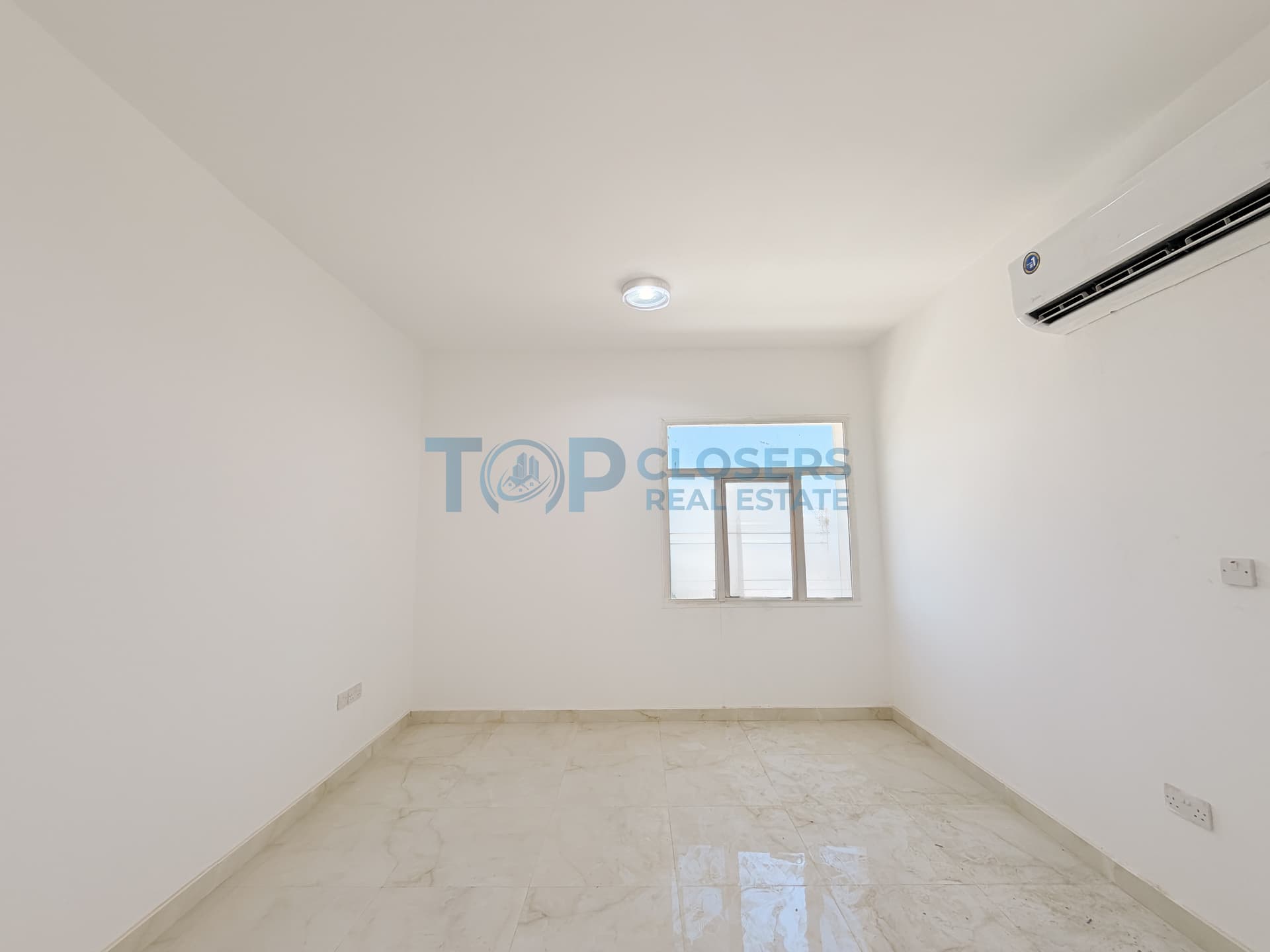 Brand New | 4 Payments | Prime Location | Must See - Image 2