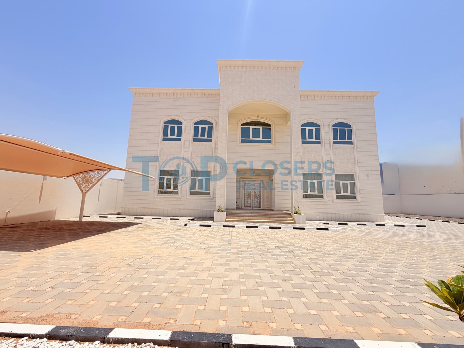 5Br Duplex Villa | Private Yard | Prime Location - Image 1