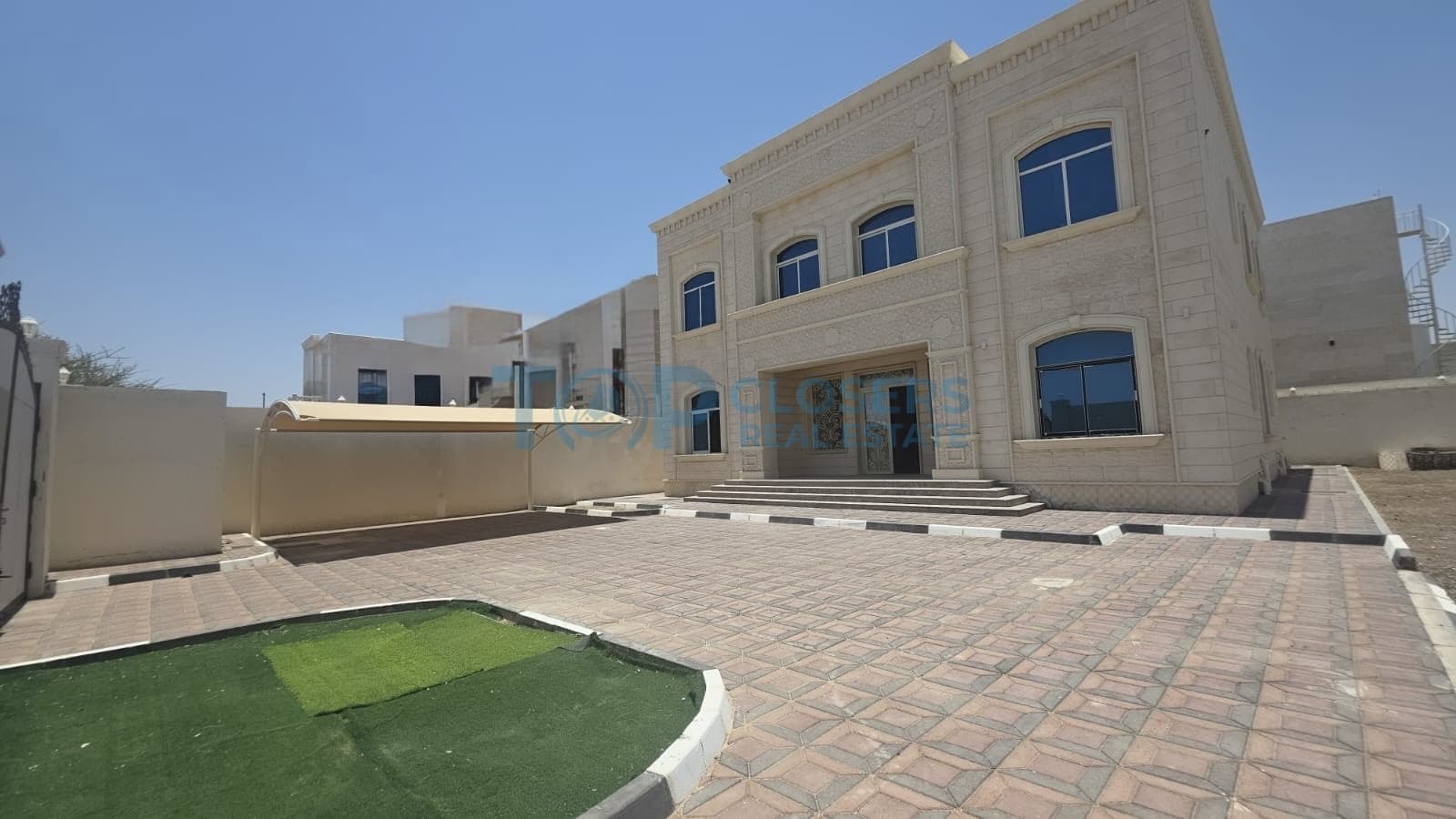 8 Masters Br | Private Yard | Prime Location - Image 1