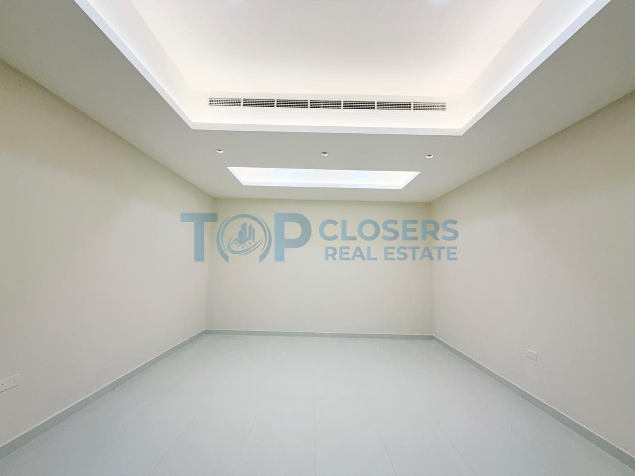New Villa | Driver Room | Ready to Move In | Yard - Image 4