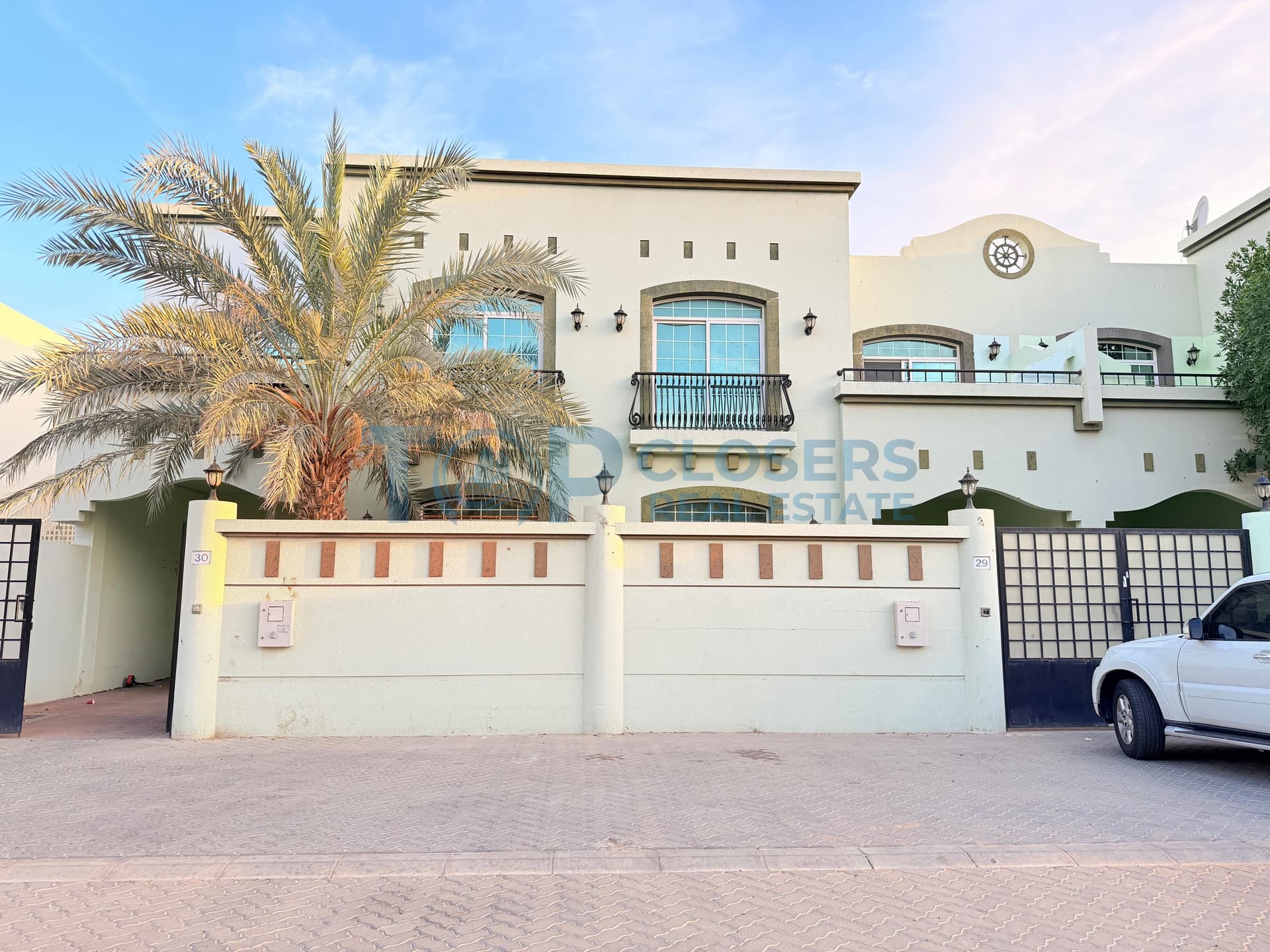 5Br Duplex Villa|Prime Location|Private Entrance - Image 2