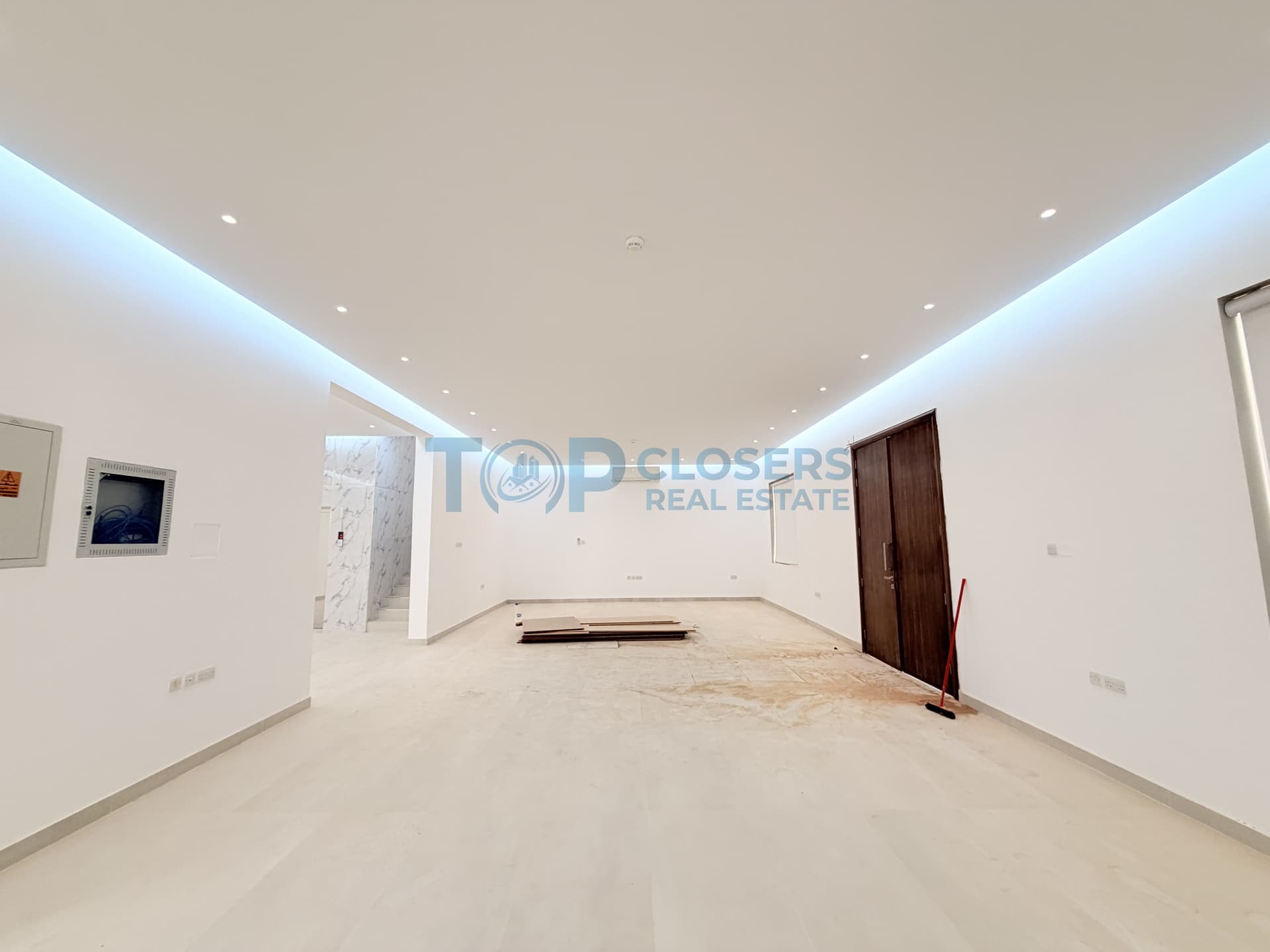 Brand New | Elevator | 4 Masters Br | Private Yard - Image 4
