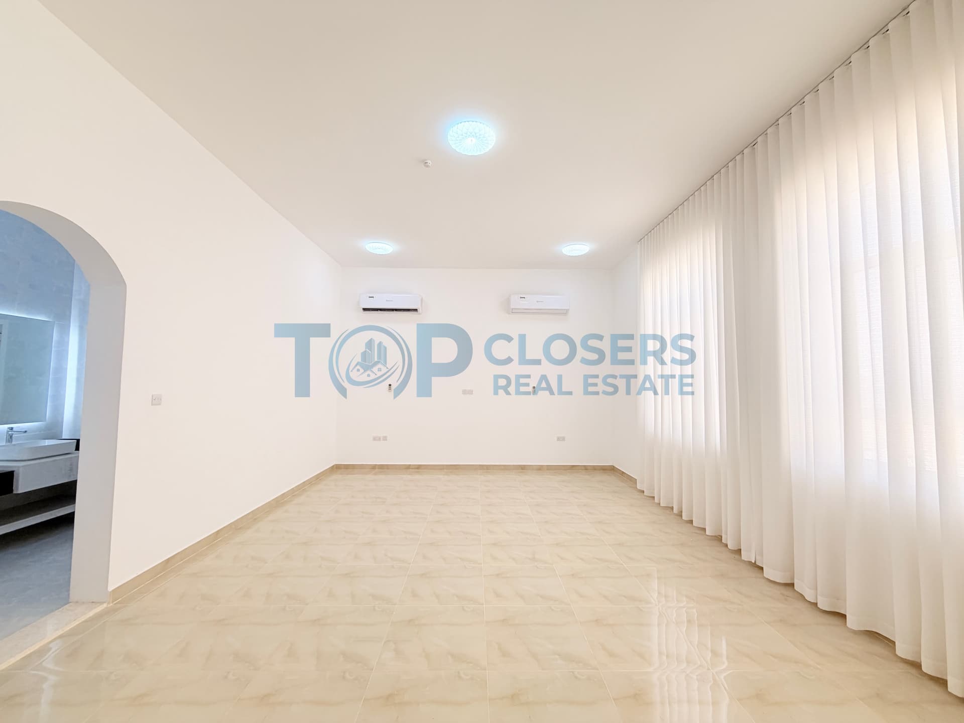 5Br Duplex Villa | Private Yard | Prime Location - Image 2