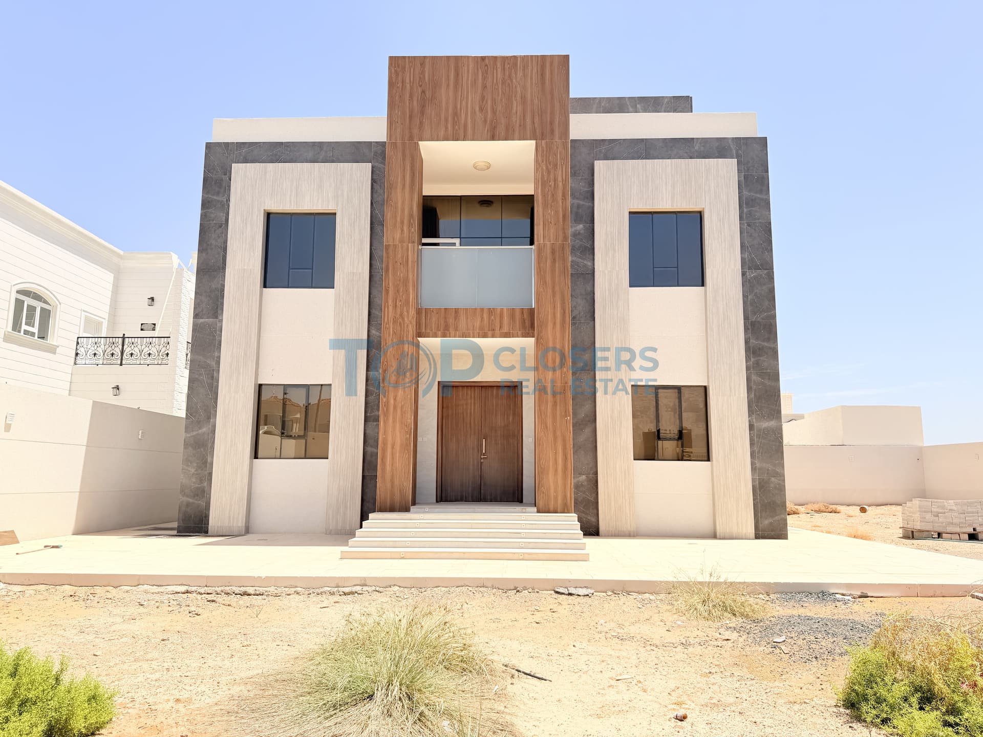 Brand New | Elevator | 4 Masters Br | Private Yard - Image 2
