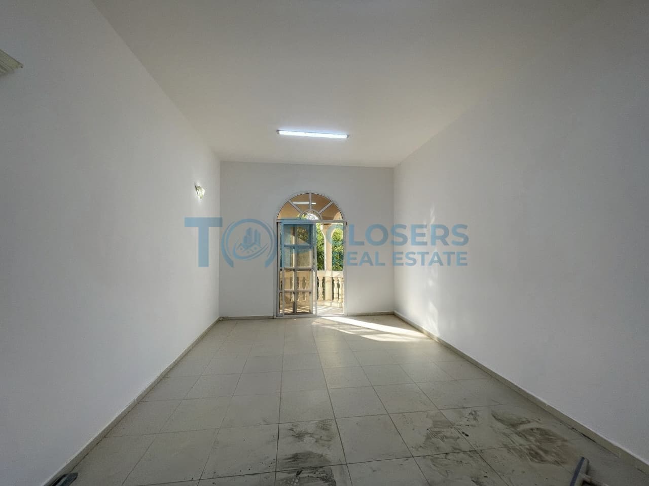 Near NMC and STMC | 3 Balconies |Wardrobes| Bright - Image 2