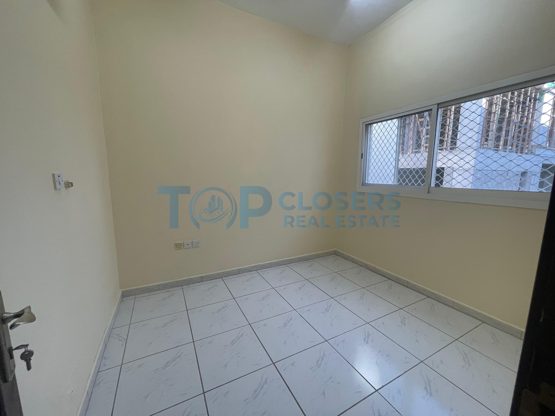 Flexible Payments | Free Internet | Near Market - Image 1