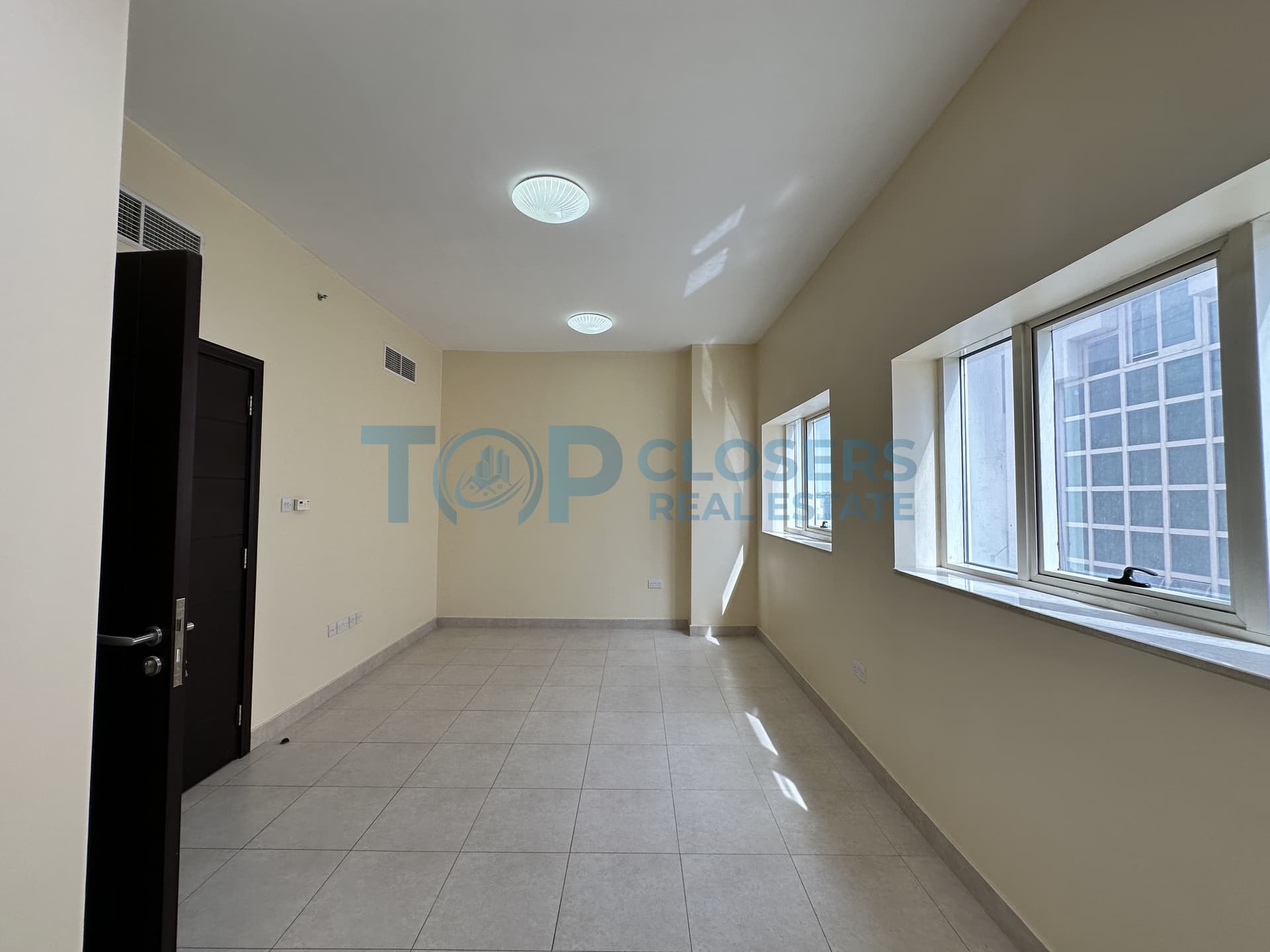 Bright and Clean | Near Al Ain Mall | Best Price - Image 1