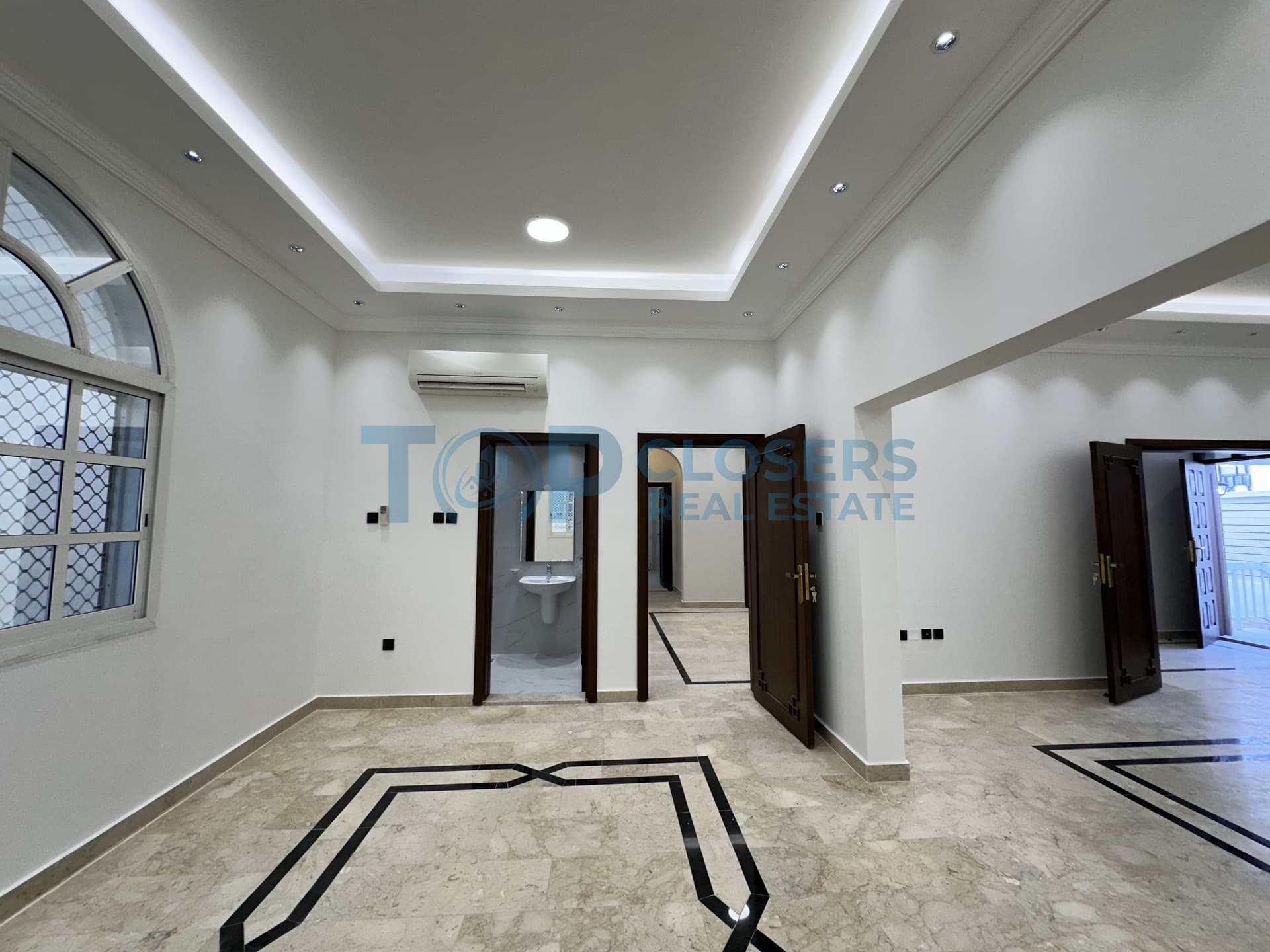 Newly Renovated | Private Villa | Prime location - Image 3