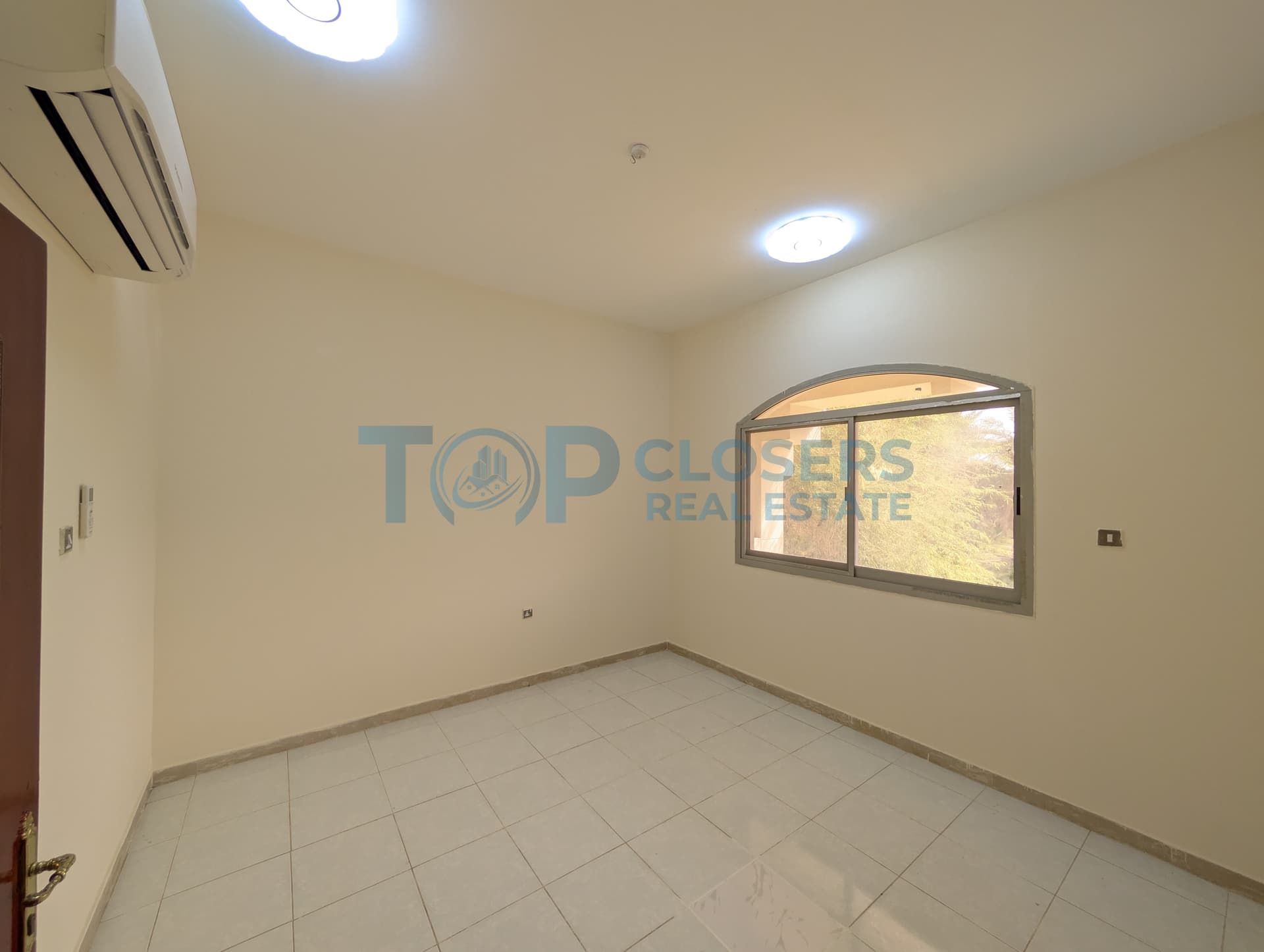 Spacious 3 BHK | Balcony | Hall and Majlis - Image 4