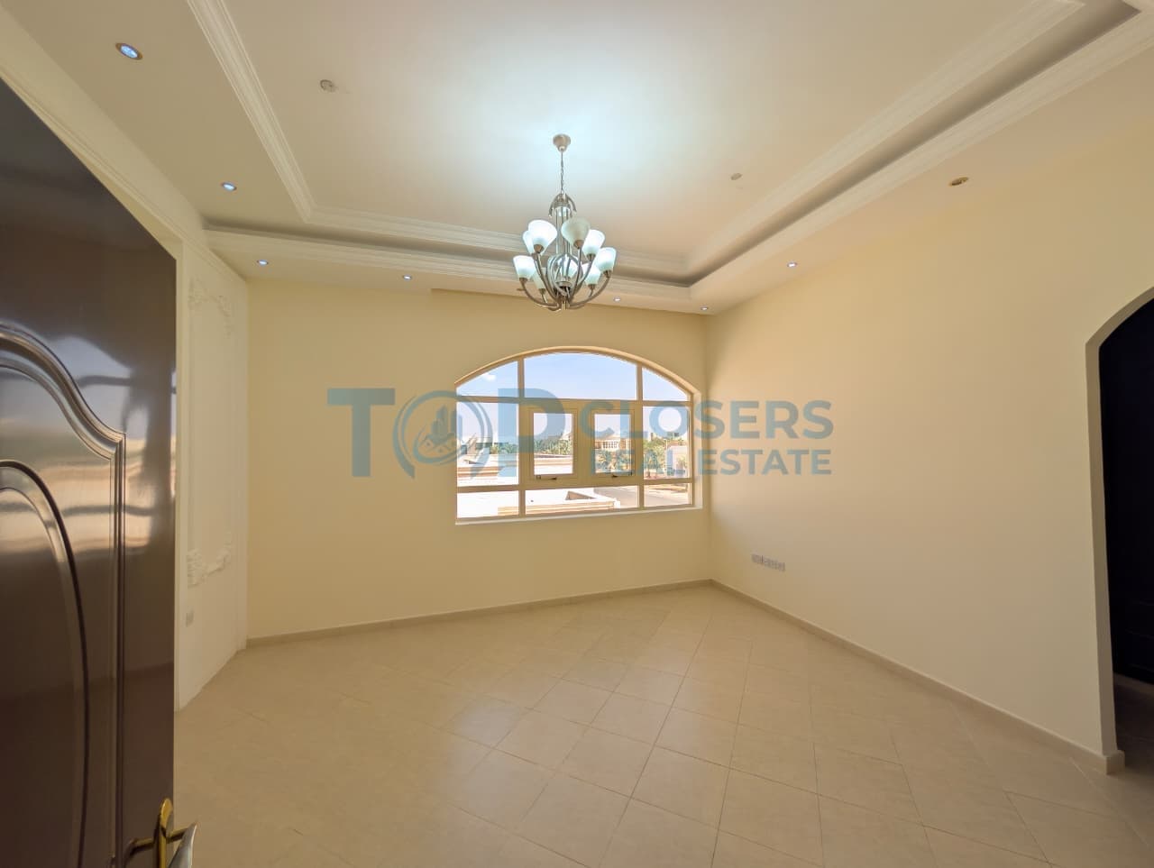 Near Dubai Road | Nayfa club | Spacious & Bright - Image 4