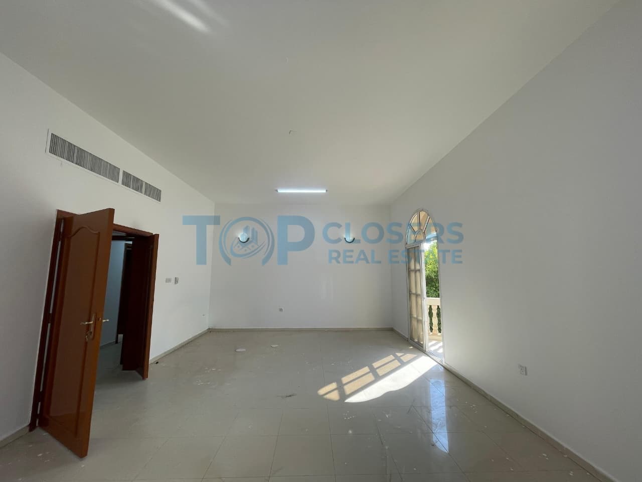 Near NMC and STMC | 3 Balconies |Wardrobes| Bright - Image 1