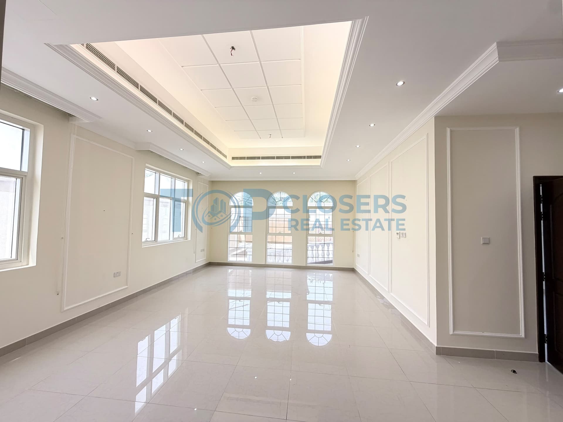 Luxurious Villa / Local rate / Prime Location - Image 2